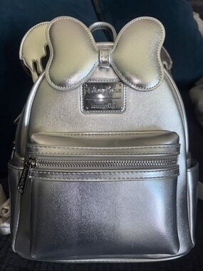 Loungefly Metallic Silver Minnie Mouse Mini Backpack